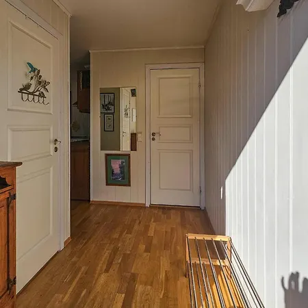 1 Bedroom Gorgeous In Apartment Larkollen